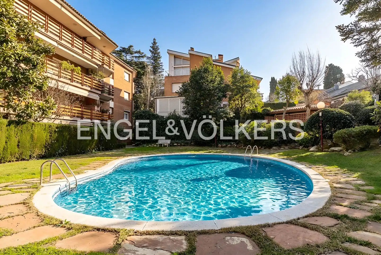 Piscina de Piso en venta en Sant Cugat del Vallès con Aire acondicionado, Calefacción y Jardín privado