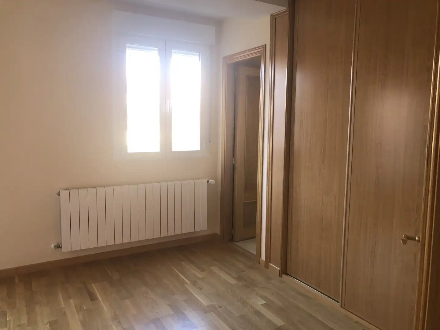Habitación de Casa adosada en venta en La Lastrilla  con Calefacción, Jardín privado y Terraza