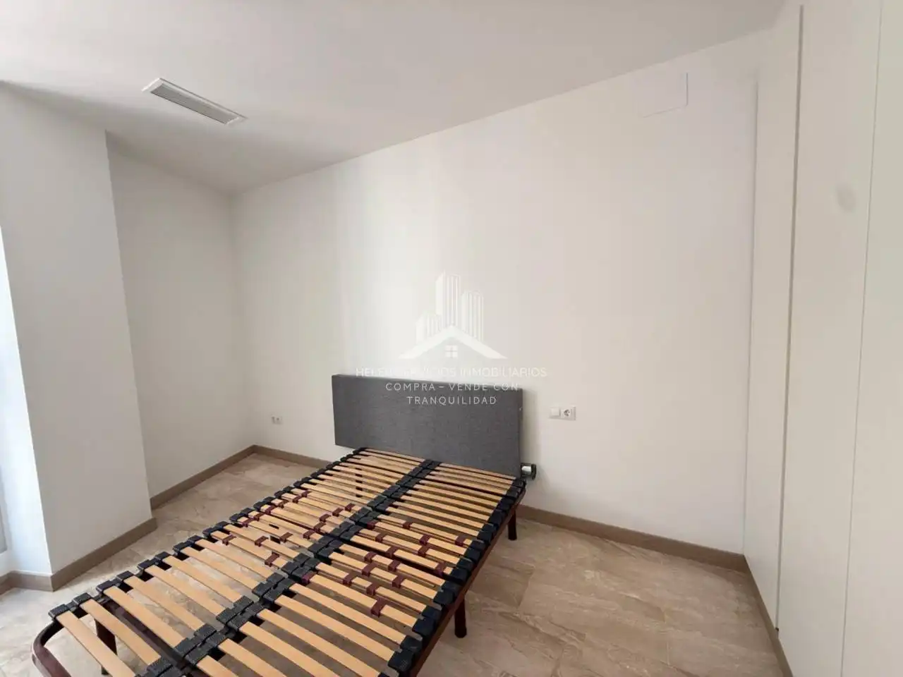 Habitación de Piso en venta en Castellón de la Plana / Castelló de la Plana con Aire acondicionado, Calefacción y Alarma