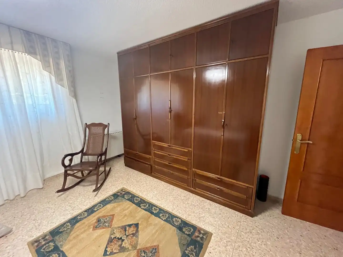Dormitori de Casa o xalet en venda en Almansa amb Aire condicionat, Calefacció i Jardí privat