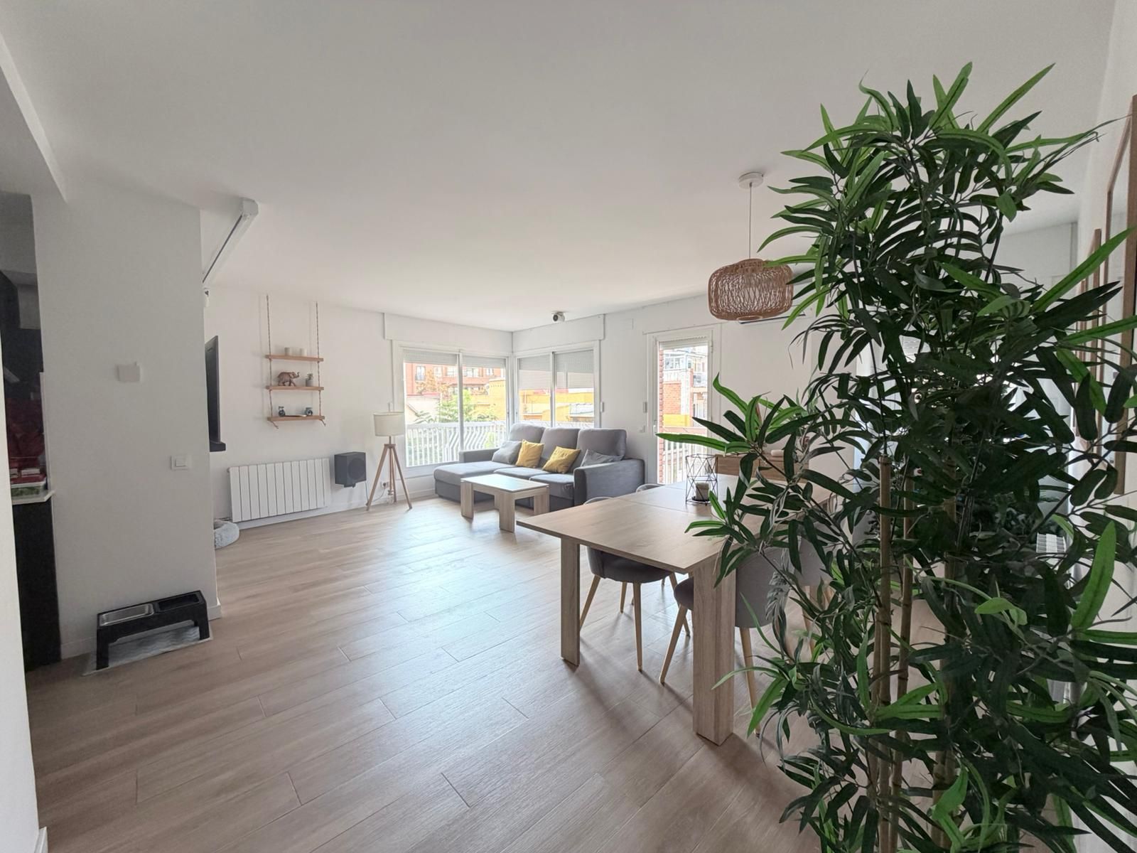 Sala de estar de Piso en venta en  Barcelona Capital con Calefacción y Balcón