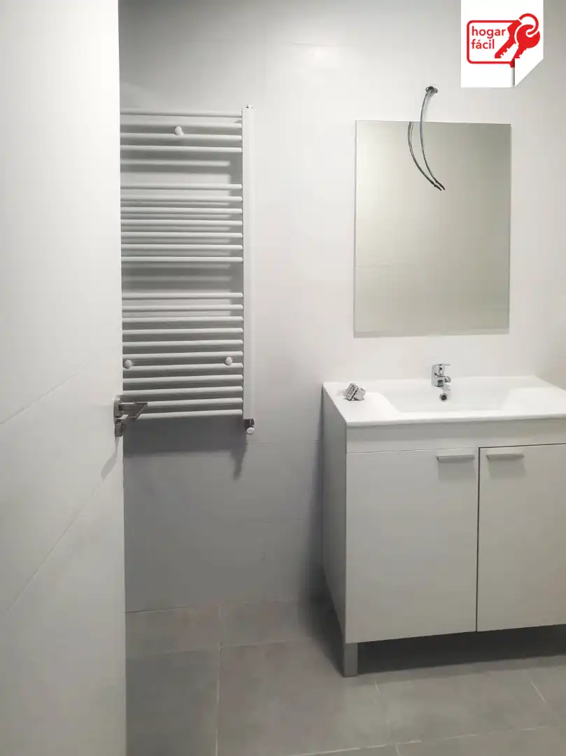 Baño de Apartamento de alquiler en Valladolid con Calefacción, Horno y Lavadora