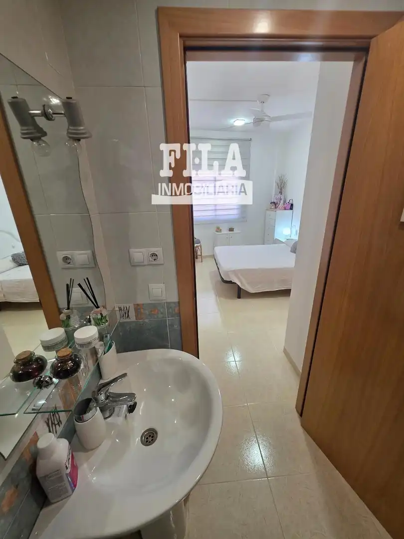 Habitación de Piso en venta en La Pobla de Montornès   con Calefacción y Terraza