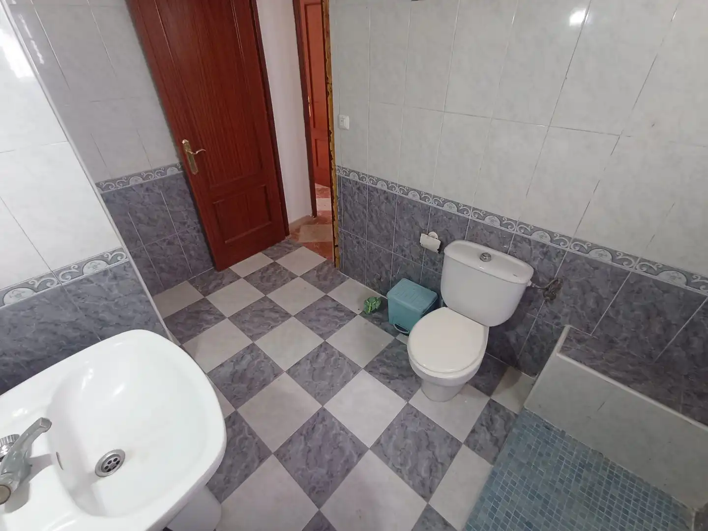 Bathroom of Houses for sale in Estación de Autobuses