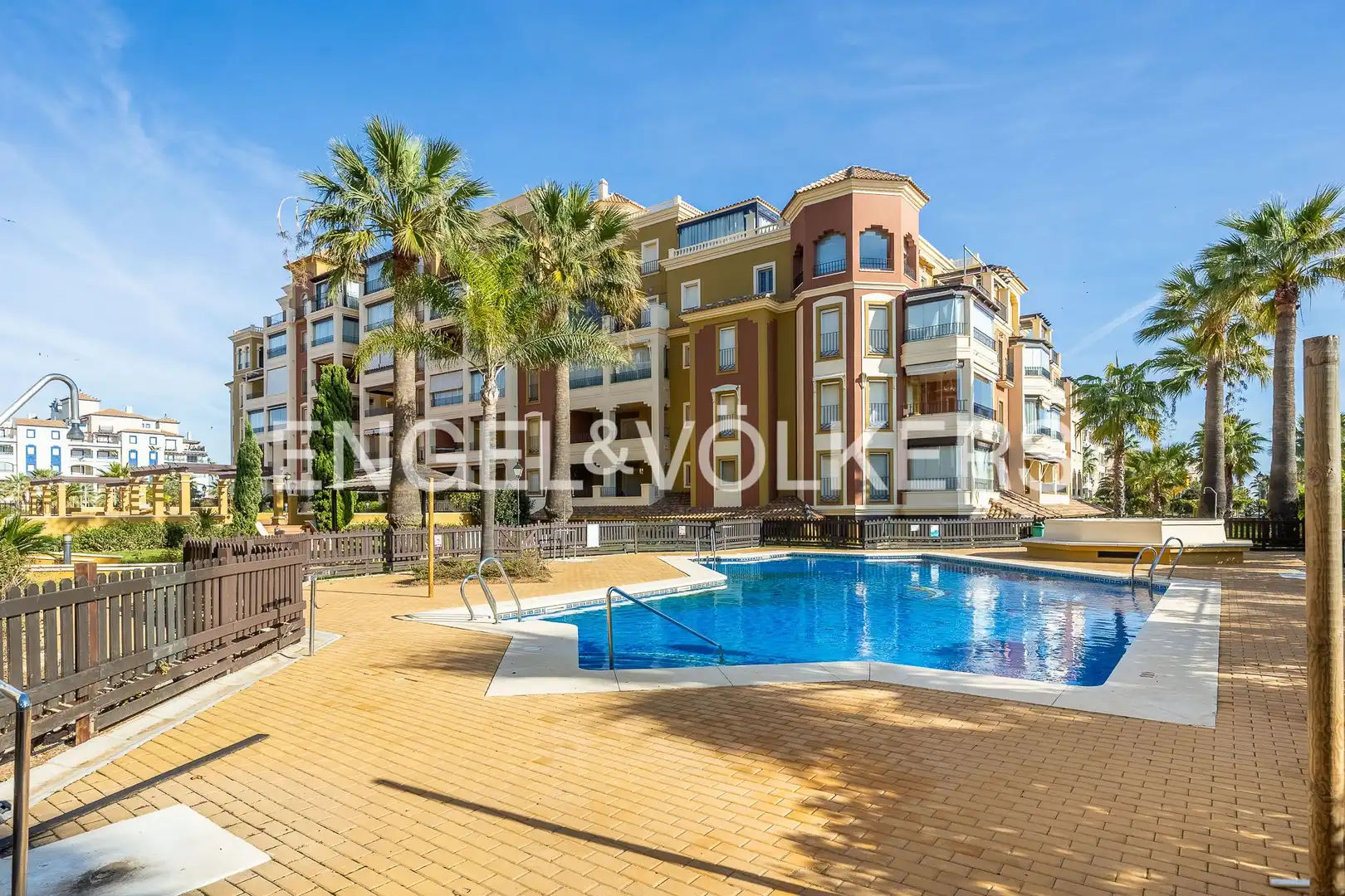 Vista exterior de Ático en venta en Ayamonte con Aire acondicionado, Calefacción y Jardín privado