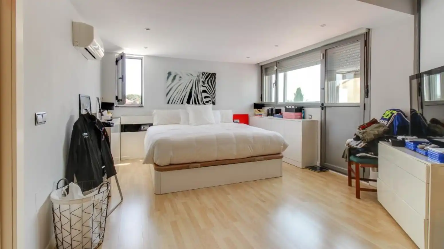 Schlafzimmer von Haus oder Chalet zum Verkauf in Villamayor mit Klimaanlage, Heizung und Privatgarten