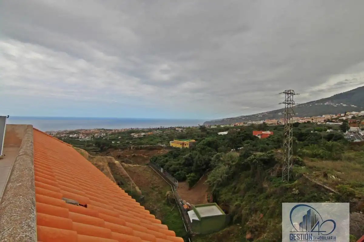 Vista exterior de Edificio en venta en La Orotava