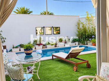Detached house with balcony for sale in Calle Peña del Águila