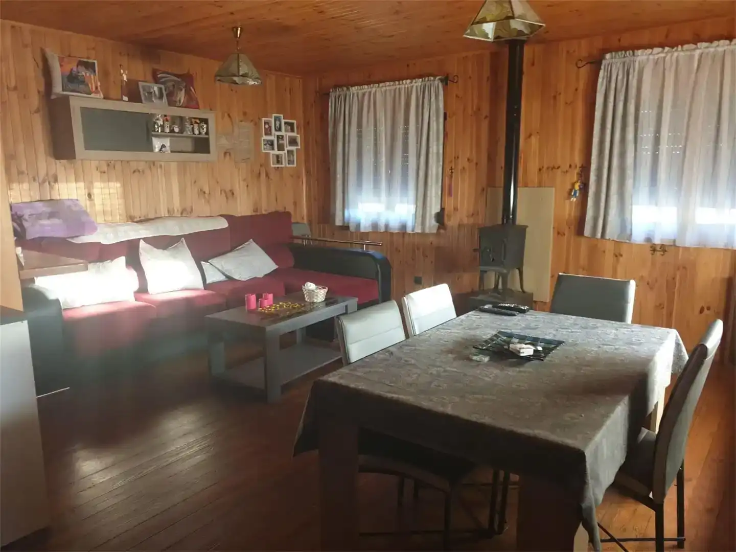 Sala d'estar de Casa o xalet en venda en Frumales amb Aire condicionat i Parquet