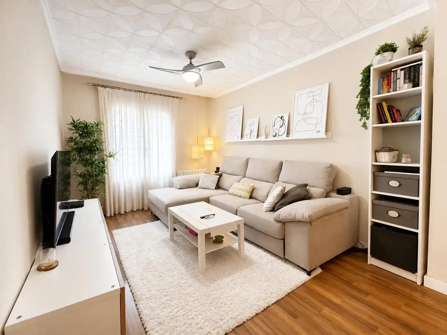 Living room of Flat for rent in Valencia  with Heating, Parquet flooring and Furnished