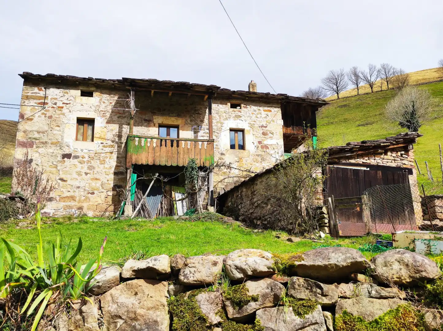 Casa amb terrassa en venda a Vega de Pas - DISEMINADO YERA POLIGONO 8