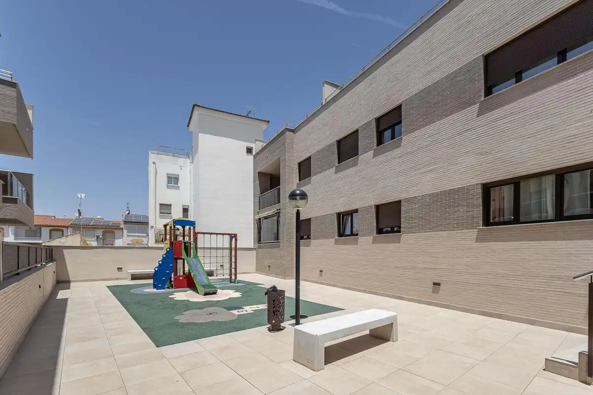 Exterior view of Flat for sale in Albolote  with Air Conditioner, Private garden and Terrace