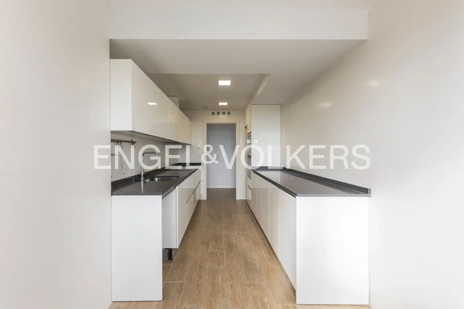 Kitchen of Flat for rent in Madrid  with Air Conditioner, Heating and Terrace