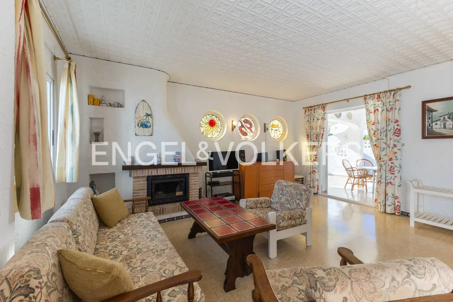 Sala d'estar de Casa o xalet en venda en Sagunto / Sagunt amb Aire condicionat, Calefacció i Jardí privat