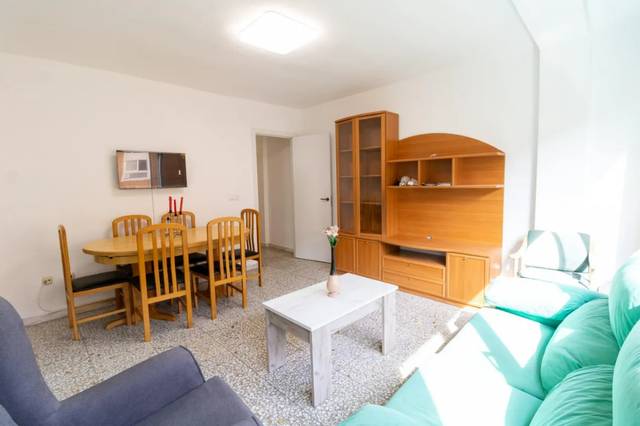 Piso en Venta en Calle Abogado Federico Orellana Toledano, 11 en Girón - Las Delicias