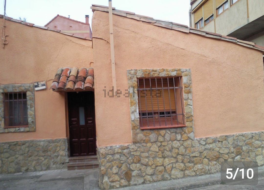 Vista exterior de Casa o xalet en venda en Peralejos de las Truchas amb Moblat i Rentadora