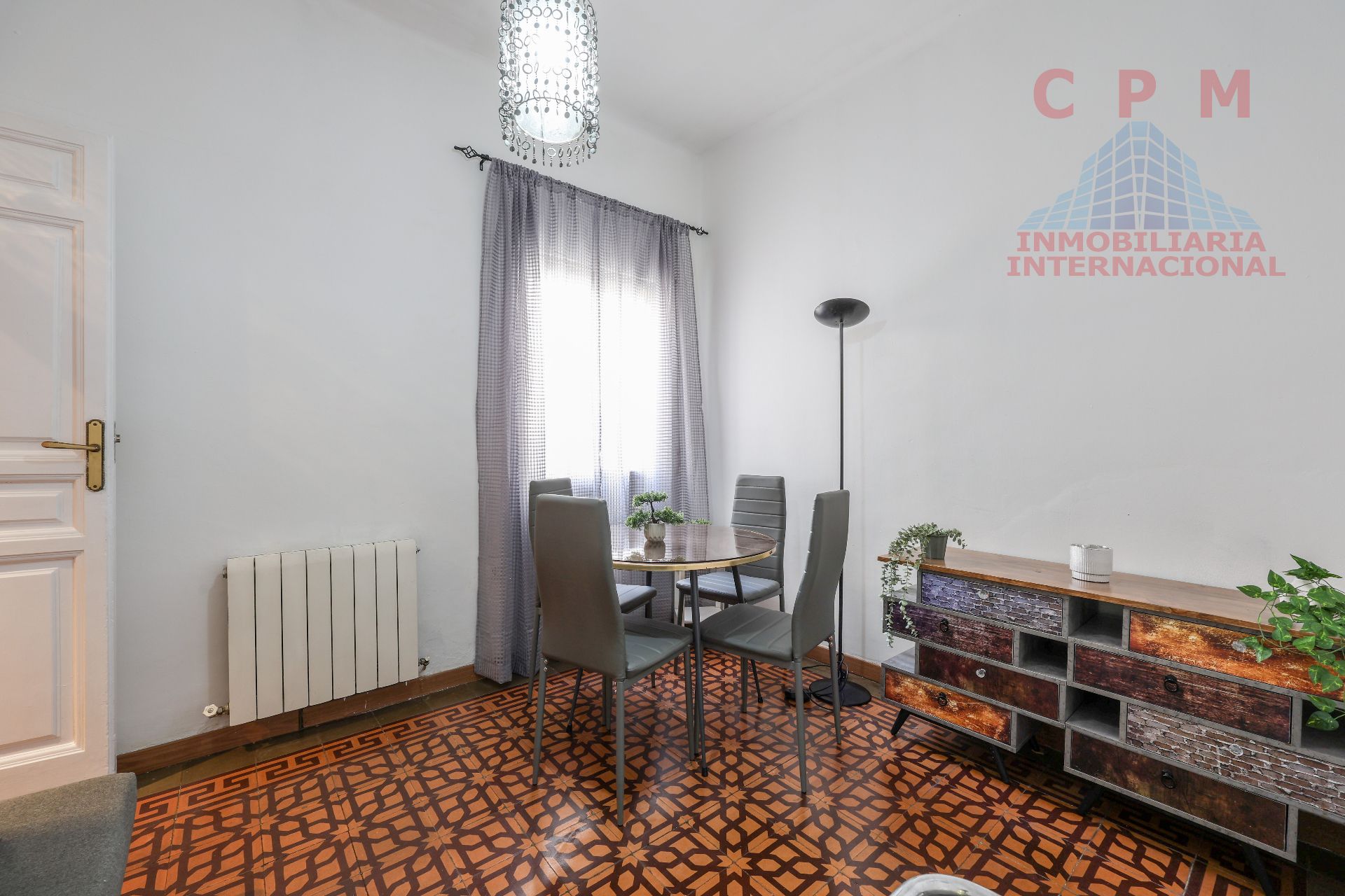Comedor de Piso de alquiler en  Madrid Capital con Calefacción, Parquet y Amueblado