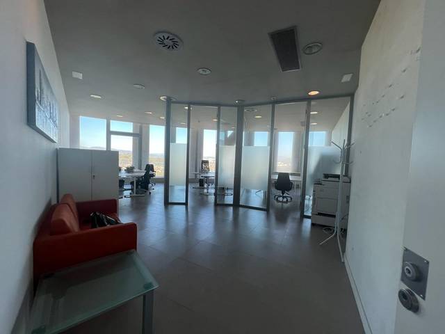 Oficina en Alquiler en Los Barrios