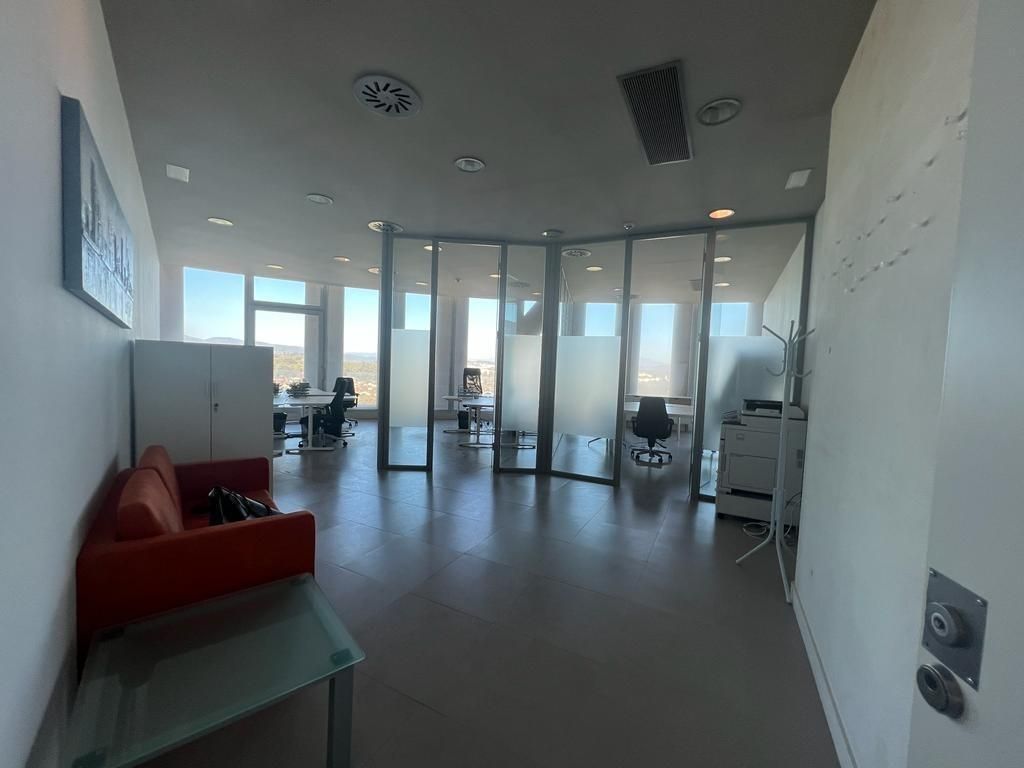 Office to rent in Los Barrios
