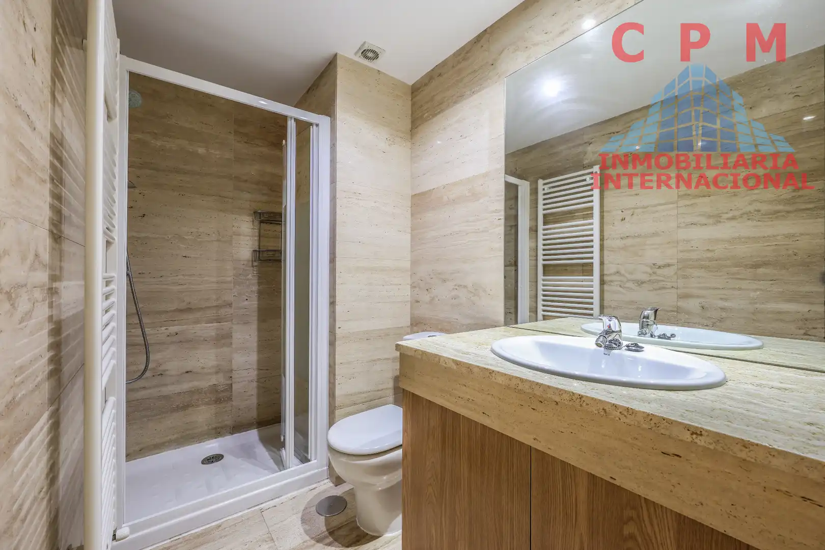 Bathroom of Duplexes for rent in Madrid  with Air Conditioner, Heating and Parquet flooring