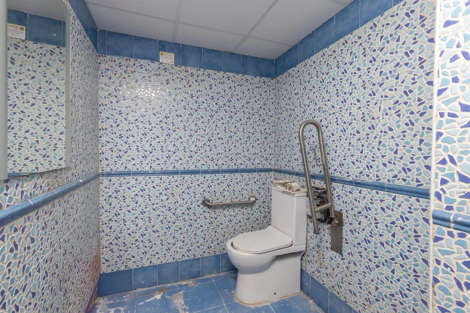 Bathroom of Commercial properties for sale in Granada  with Air Conditioner and Furnished