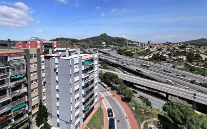 Exterior view of Flat for sale in  Barcelona Capital  with Balcony