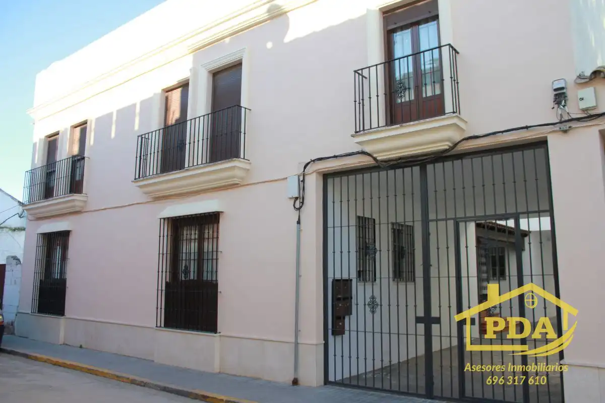 Casa amb terrassa en venda a Palma del Río, imagen 3