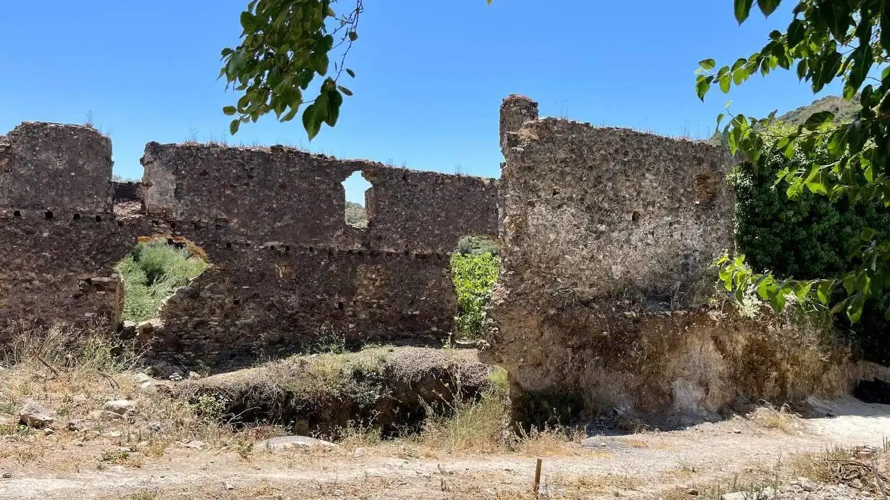 Vista exterior de Casa o xalet en venda en Atajate amb Aire condicionat, Calefacció i Jardí privat