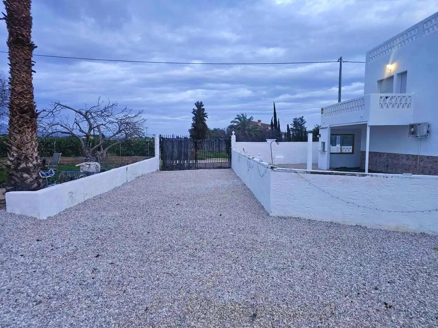 Vista exterior de Casa o xalet en venda en Cox amb Piscina