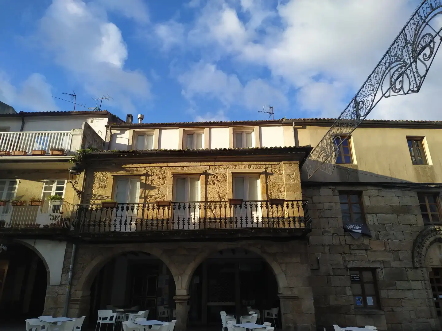 Casa con terrazza in vendita a Noia
