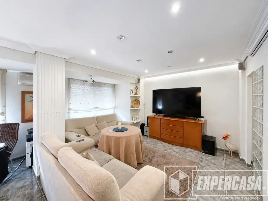 Sala d'estar de Pis en venda en Llíria amb Aire condicionat, Terrassa i Traster