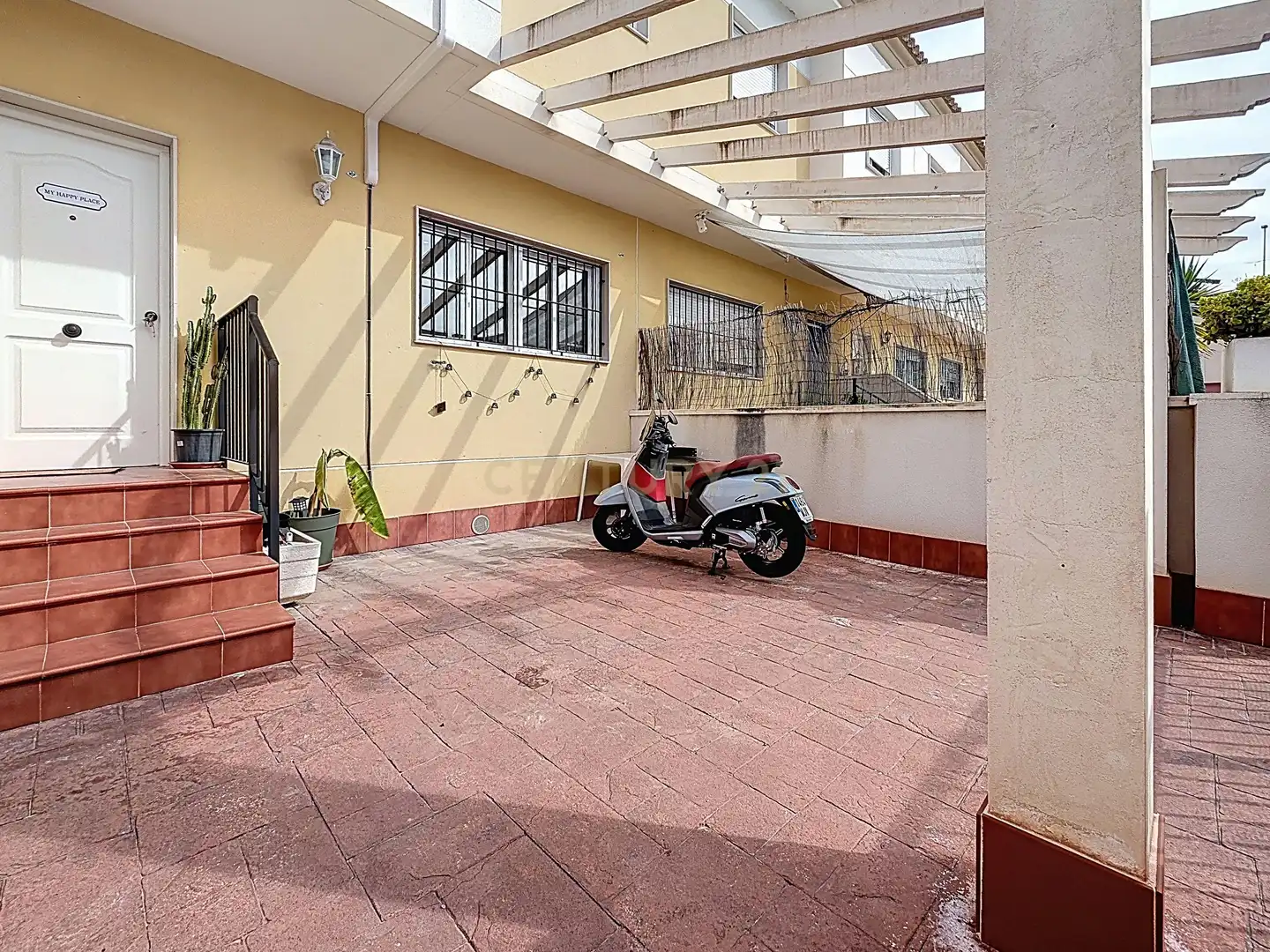 Terrassa de Casa adosada en venda en Granja de Rocamora amb Aire condicionat i Piscina comunitària