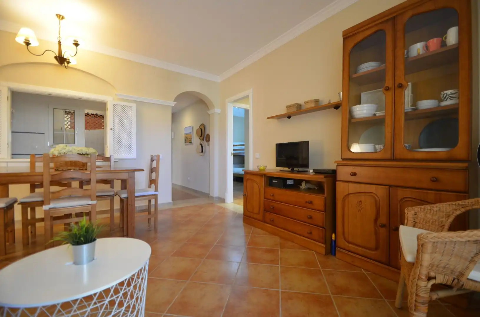 Sala de estar de Apartamento en venta en Ayamonte con Terraza, Amueblado y Piscina comunitaria