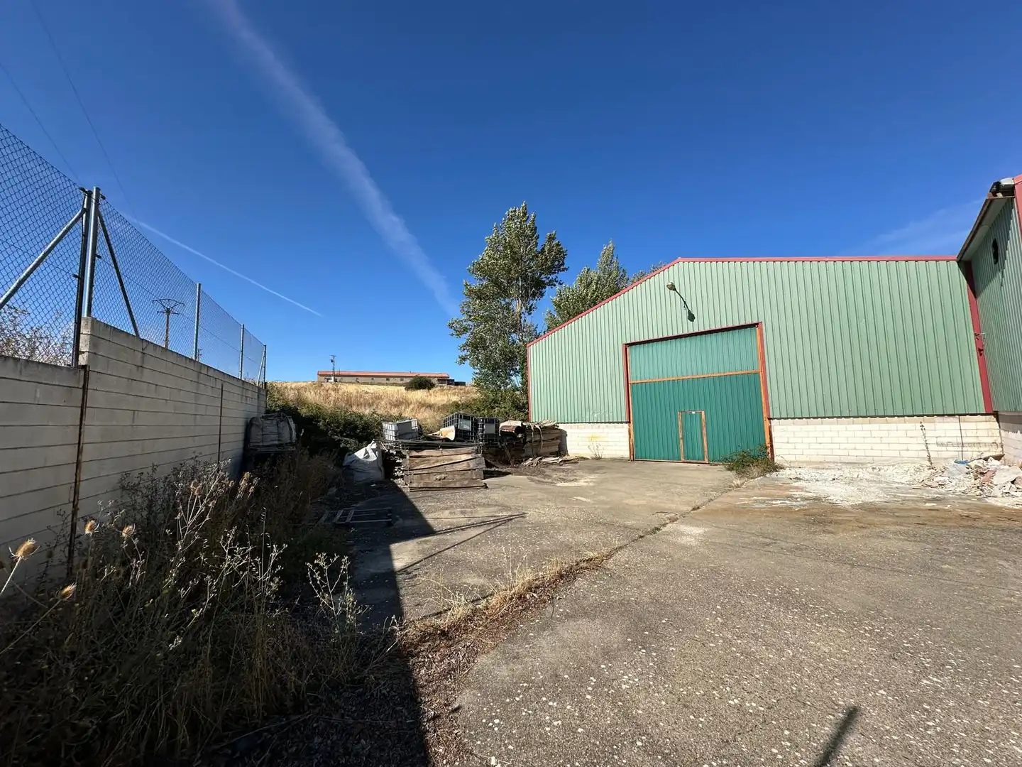 Vista exterior de Nau industrial en venda en Villalbilla de Burgos