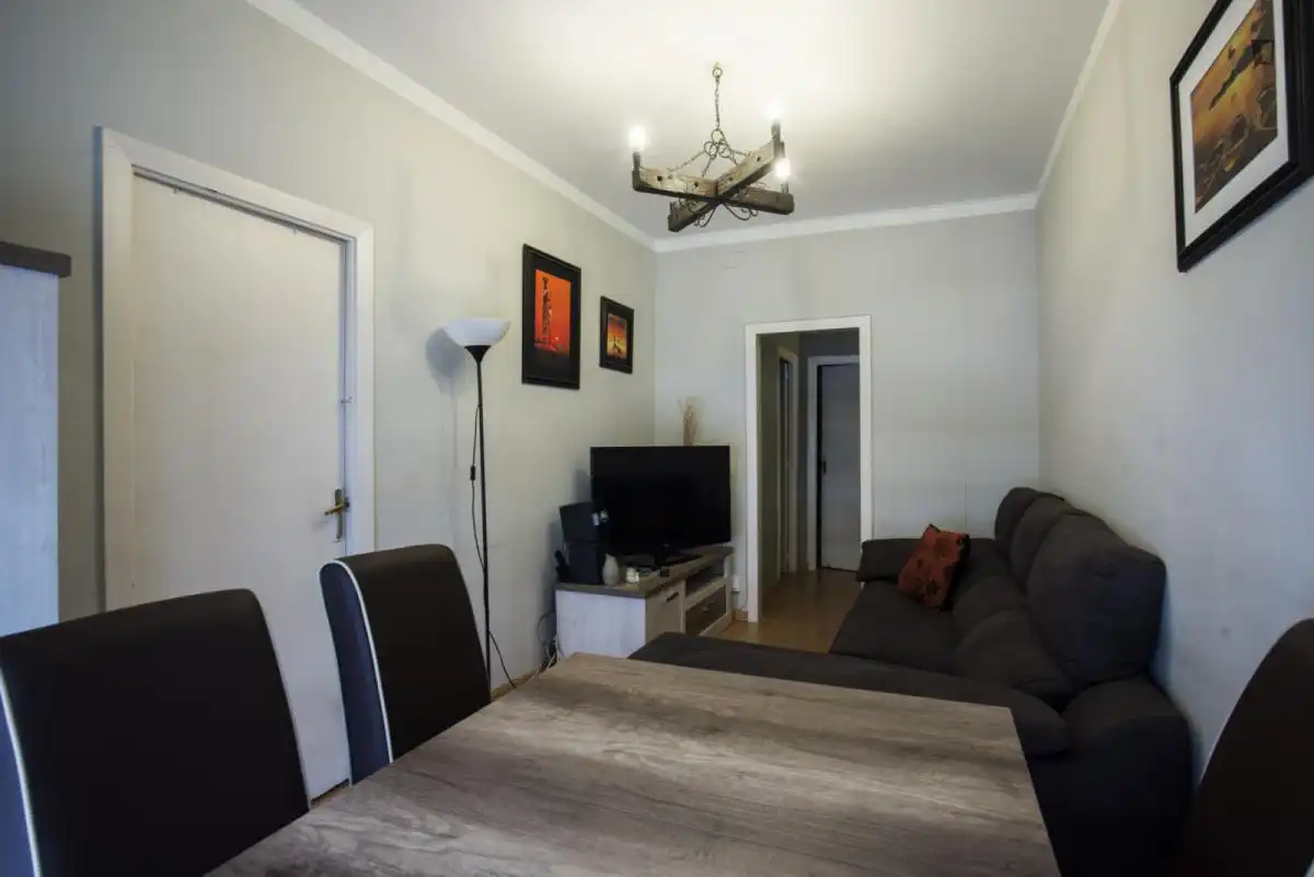 Comedor de Apartamento para compartir en Barcelona con Amueblado, Horno y Lavadora