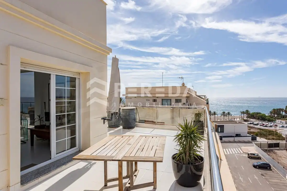 Terraza de Ático en venta en Roquetas de Mar con Aire acondicionado, Terraza y Piscina comunitaria