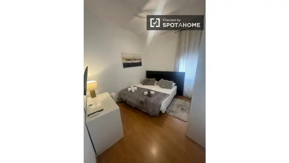Flat for rent in Sants-Badal