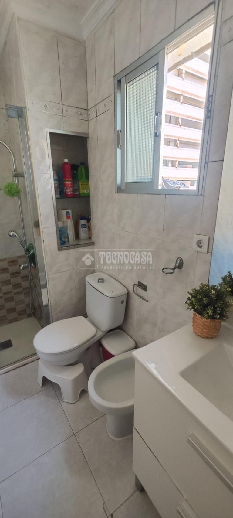 Bany de Pis en venda en  Sevilla Capital