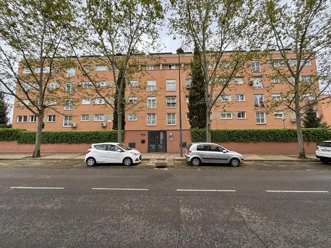 Außenansicht von Maisonette zum Verkauf in Alcorcón mit Klimaanlage, Heizung und Terrasse