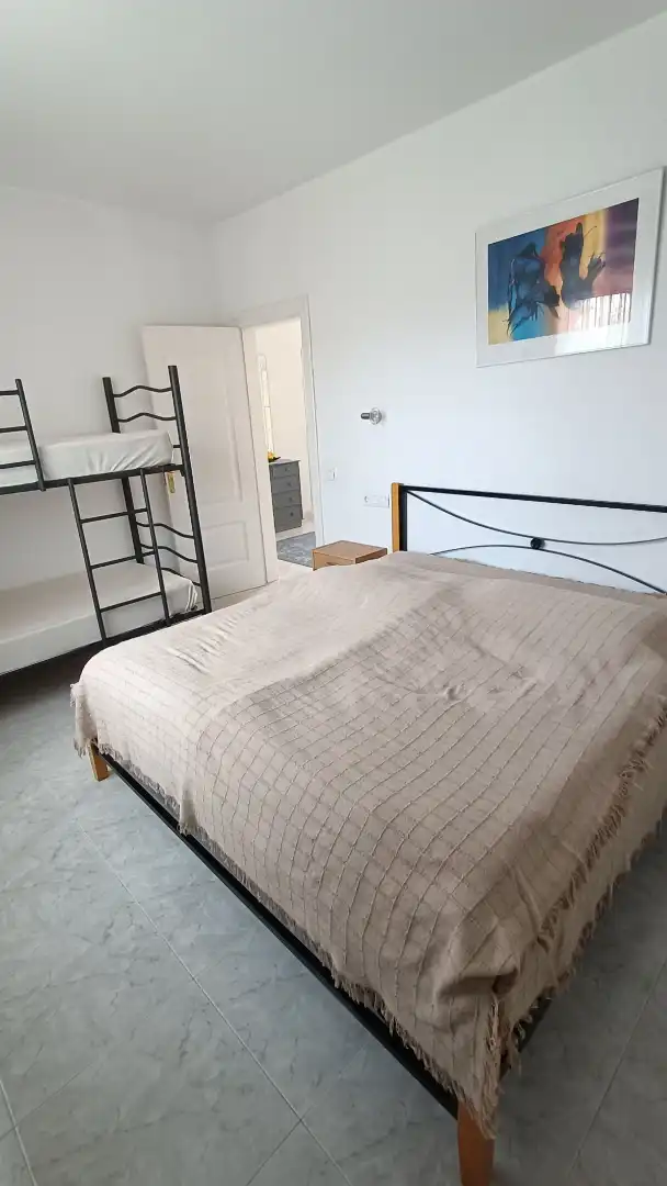 Dormitori de Casa o xalet en venda en Mont-roig del Camp amb Aire condicionat, Calefacció i Jardí privat