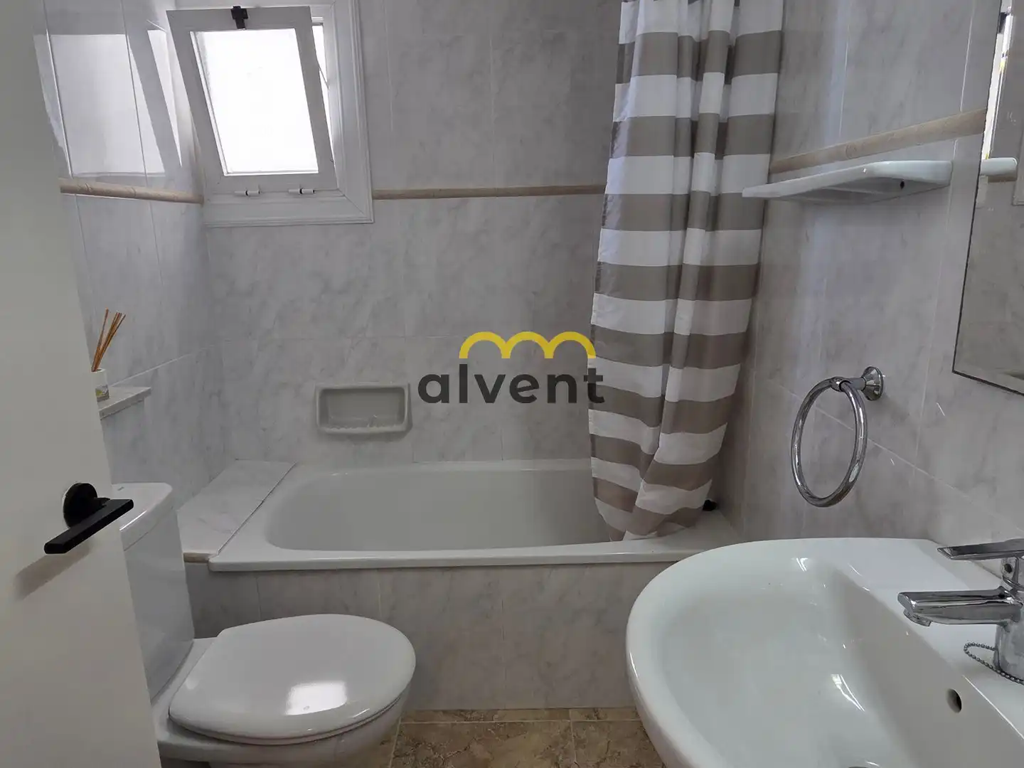 Baño de Piso en venta en Lloret de Mar con Calefacción y Terraza