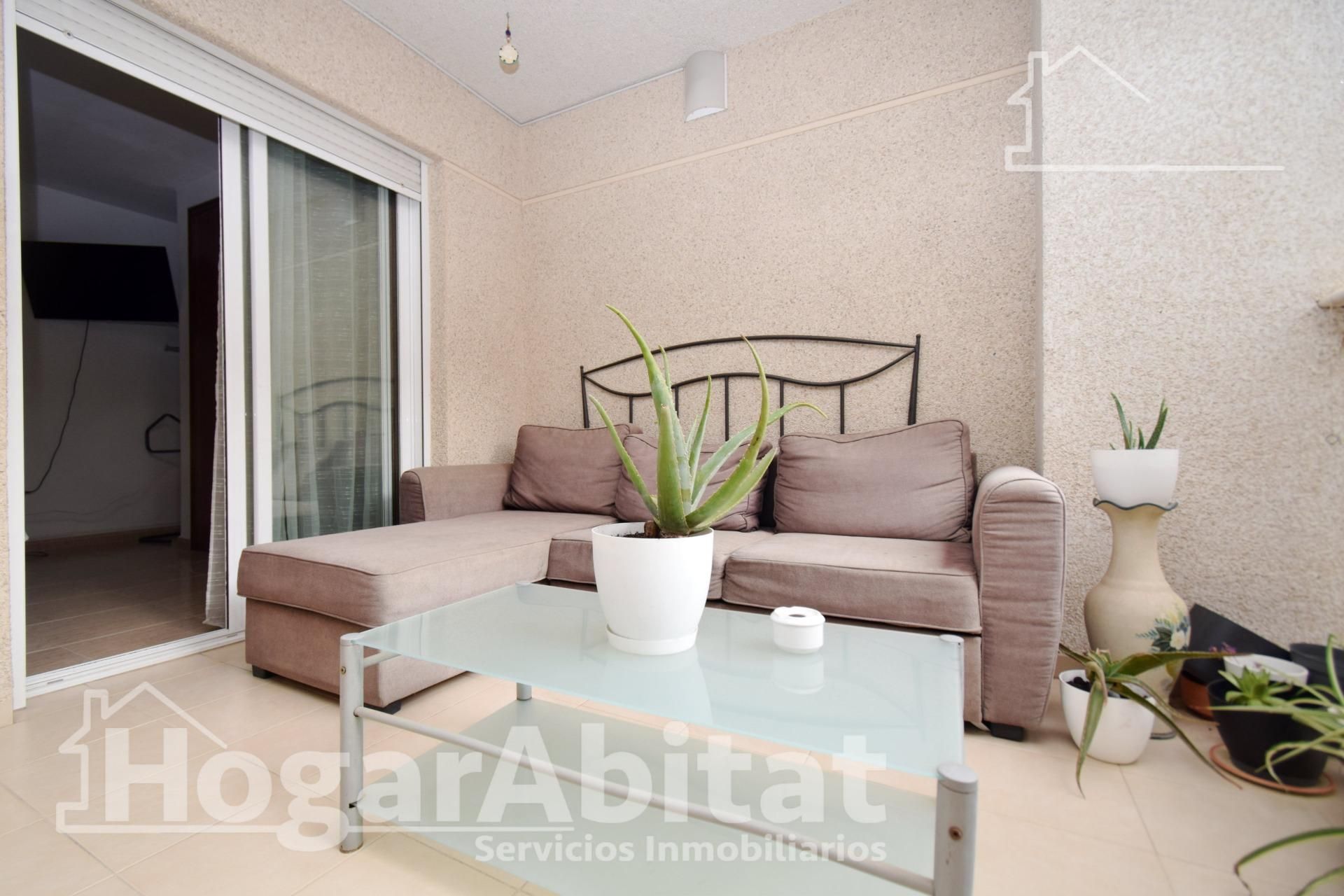 Living room of Flat for sale in Paterna  with Air Conditioner, Terrace and Balcony