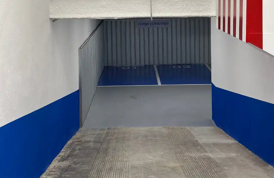 Parkplatz von Garage zur Miete in Madrid mit Alarm