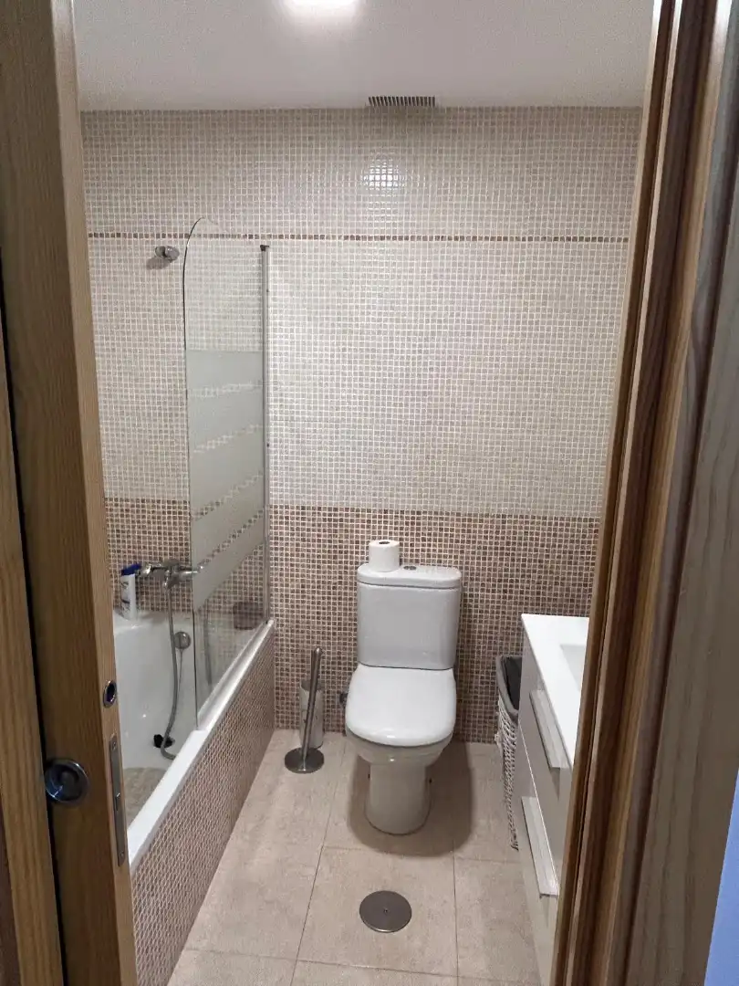 Baño de Piso en venta en Vícar con Aire acondicionado, Piscina y Piscina comunitaria