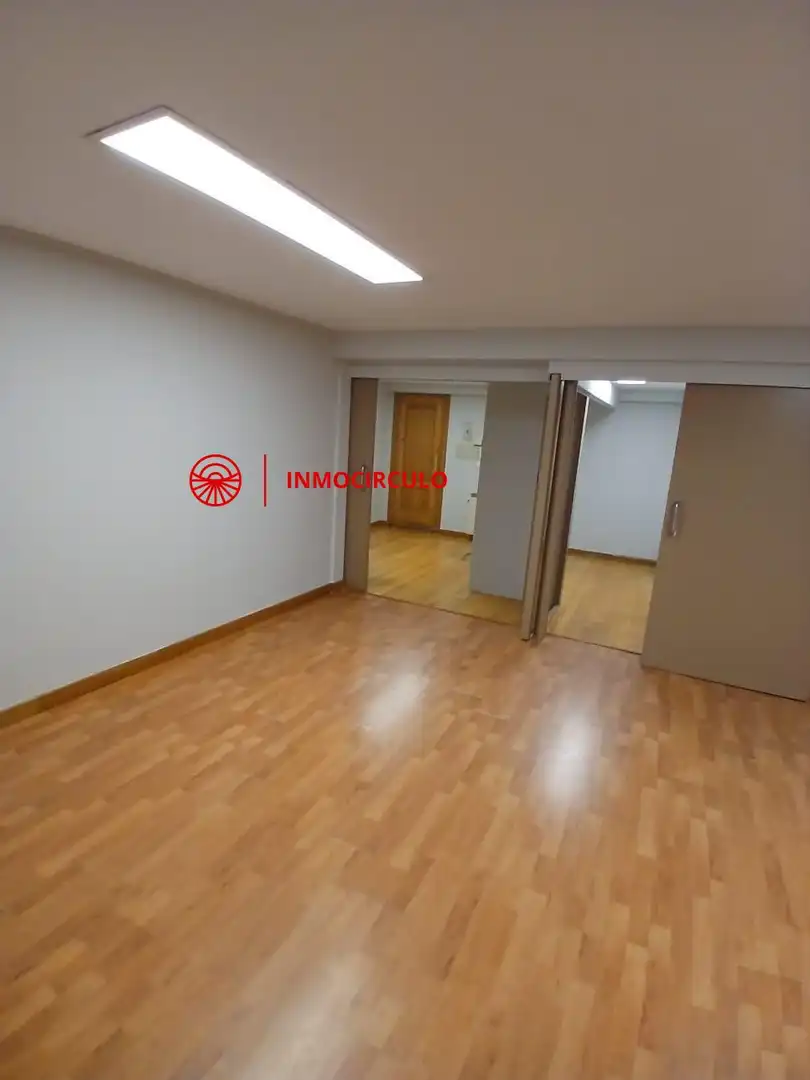 Oficina de lloguer a Casco Antiguo, imagen 3