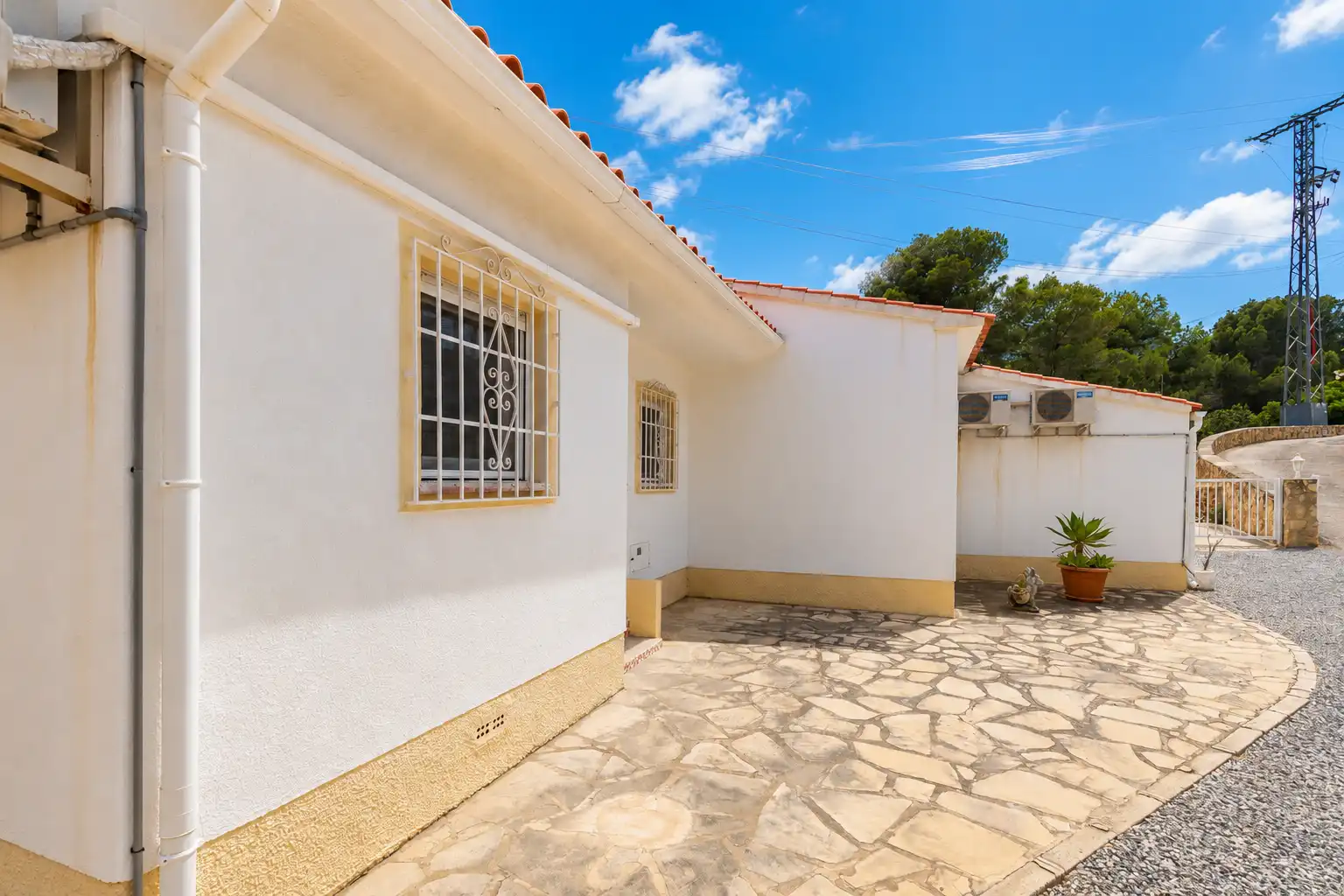 Vista exterior de Casa o chalet en venta en La Nucia con Amueblado