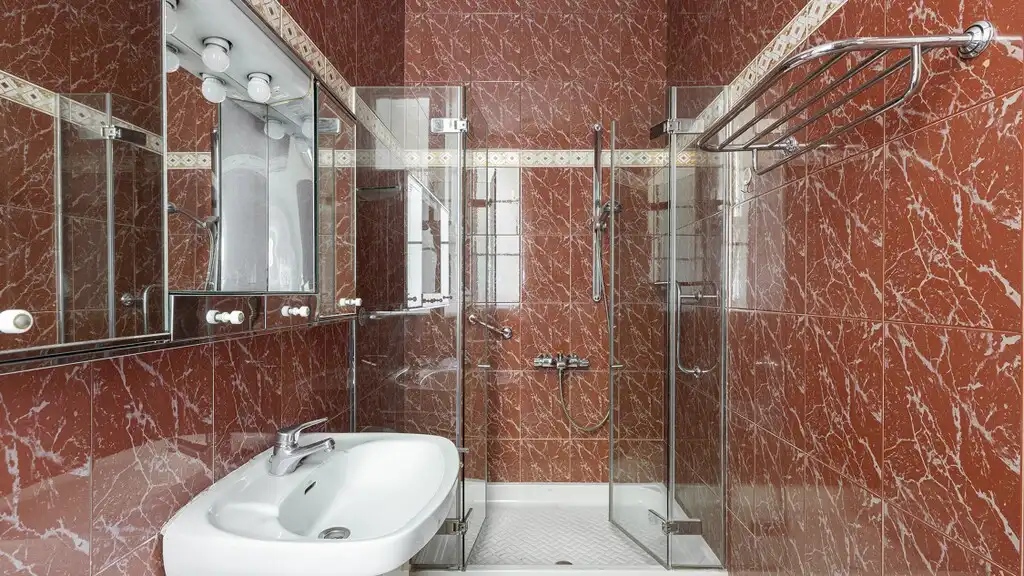 Bany de Apartament en venda en Barcelona amb Calefacció, Terrassa i Balcó