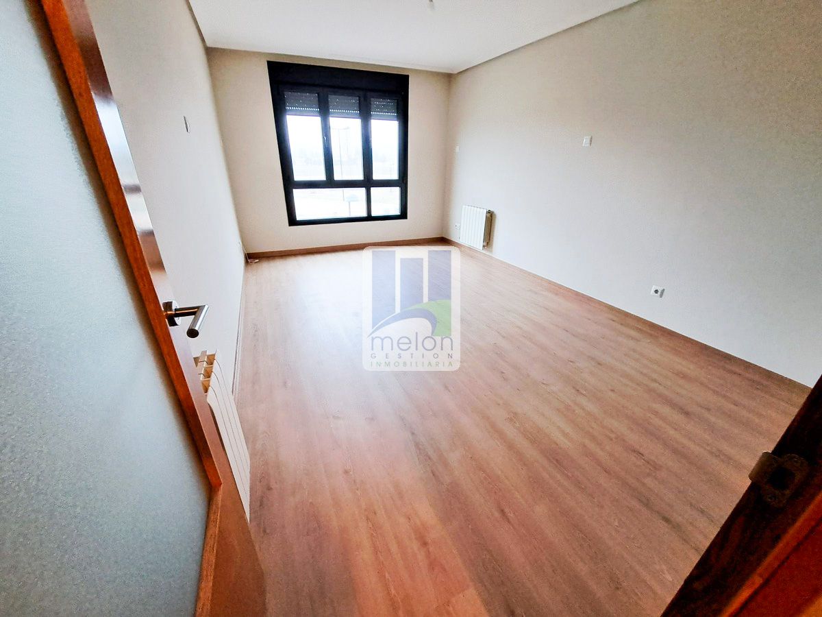 Dormitori de Pis en venda en Burgos Capital amb Traster