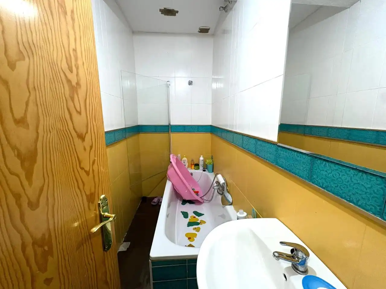 Badezimmer von Erdgeschoss zum Verkauf in Cáceres mit Terrasse