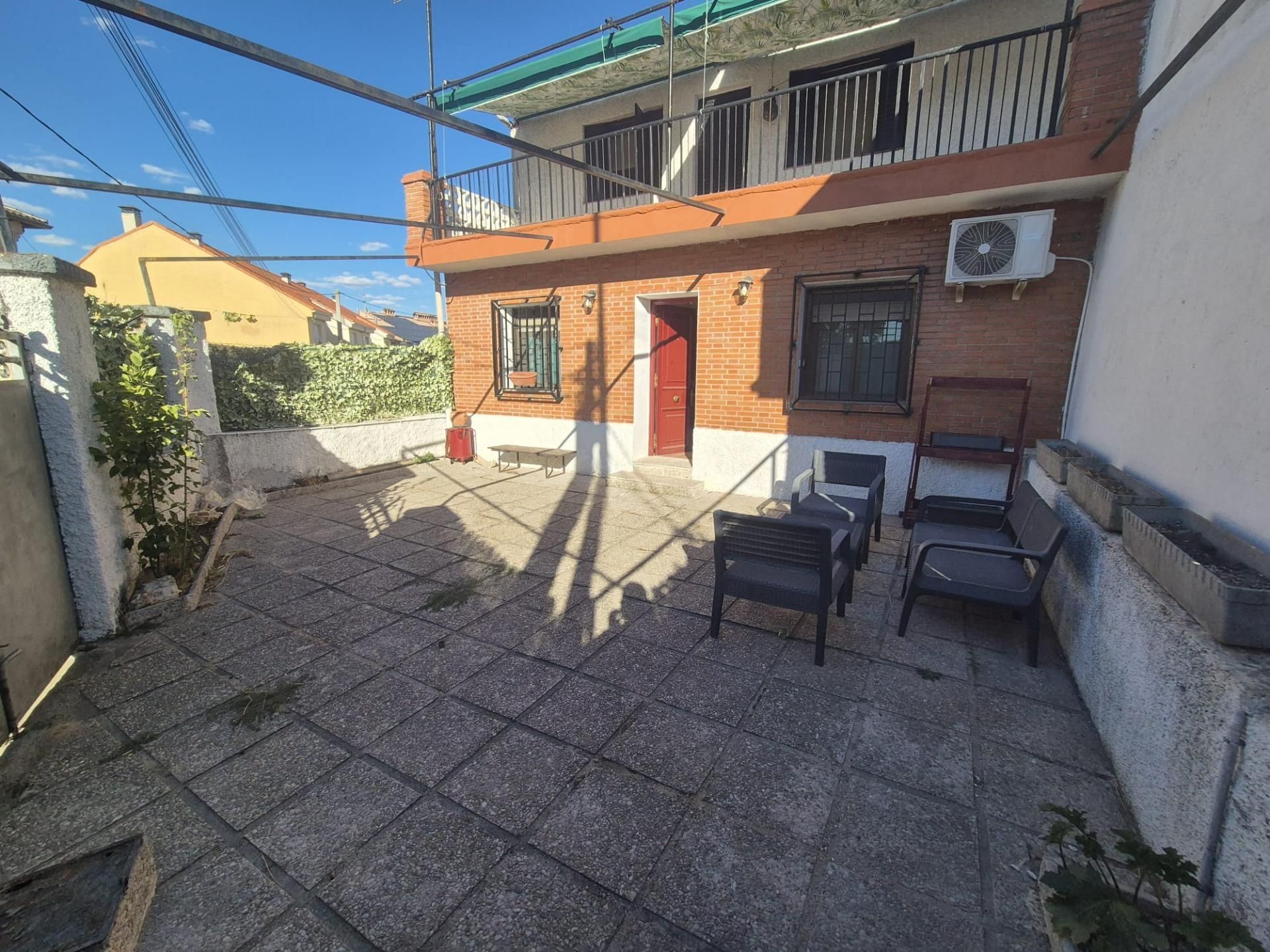 Jardí de Casa adosada en venda en Aldea del Fresno amb Aire condicionat, Calefacció i Terrassa